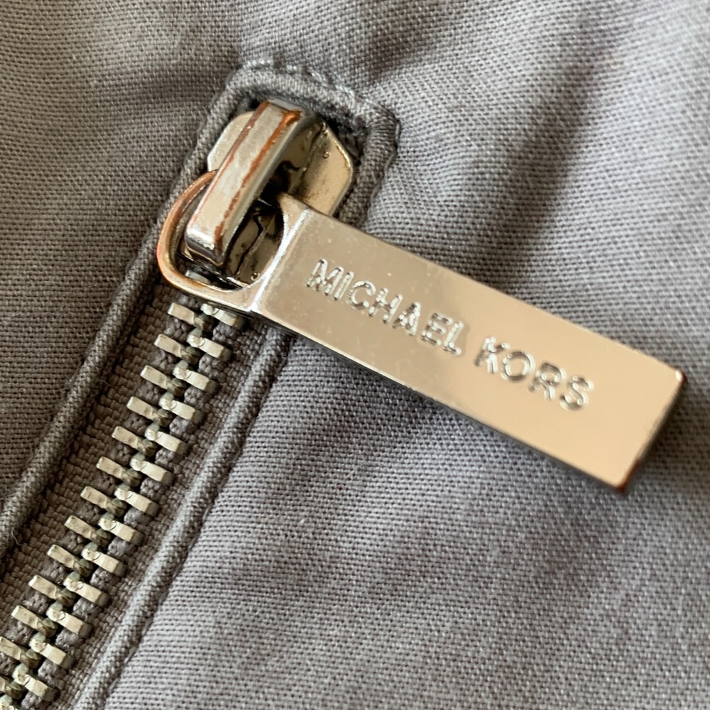 Michael Kors light Gray Chinos pants with Button Detail, zip pockets size 8 - Picture 4 of 9